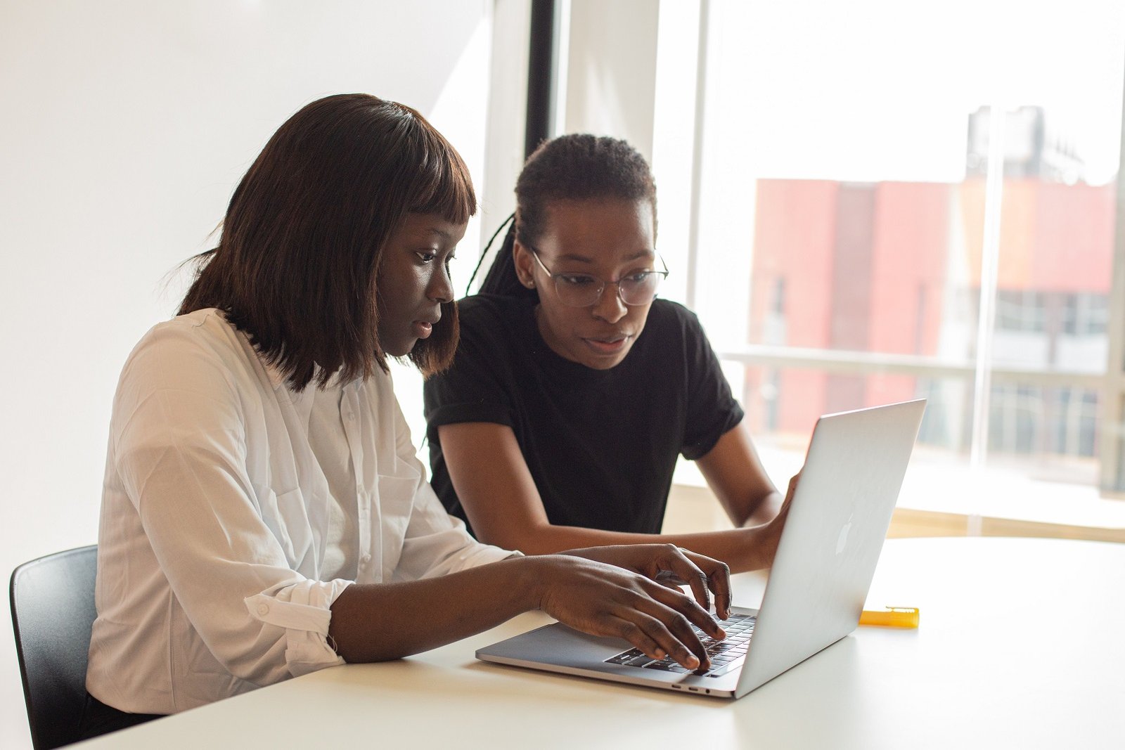 AI-powered recruitment process with human expertise
